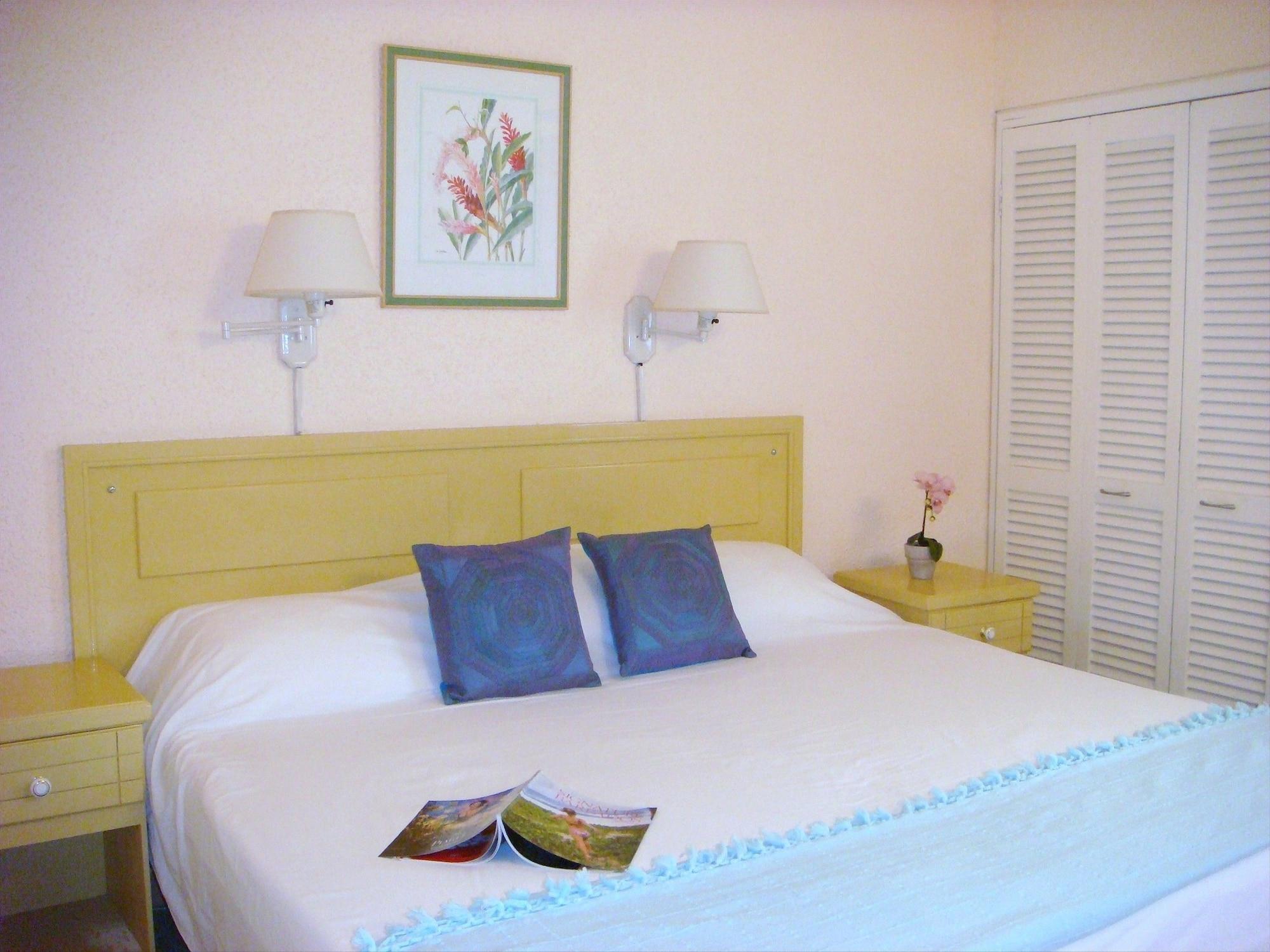 Plum Tree Club Apartment Christ Church Room photo